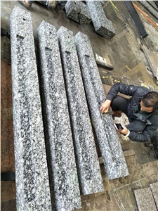 Spray Wave White Grey Granite Gate Post